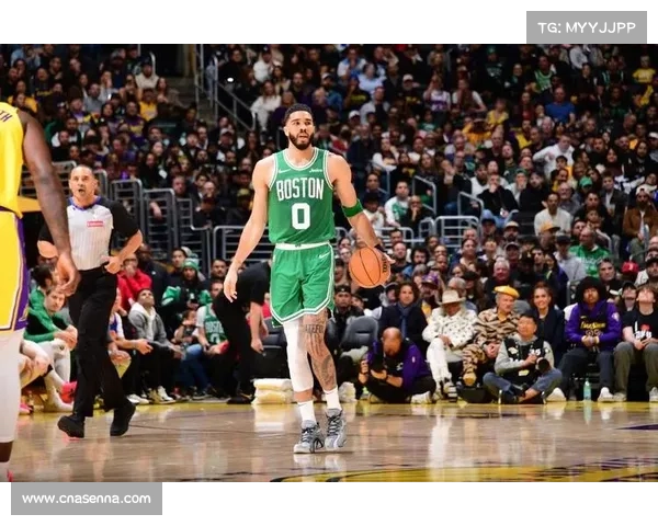 尼克斯中锋卡尔-安东尼·唐斯连续两场抢下20+篮板,领跑联盟篮板榜 尼克斯中锋卡尔-安东尼·唐斯连续两场抢下20+篮板,领跑联盟篮板榜